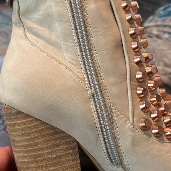 Jeffrey Campbell nude boots with rose gold studs - Picture 14 of 14